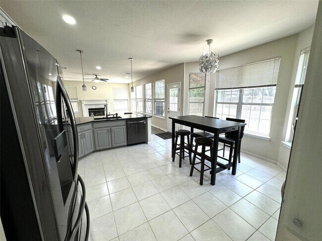Photo - 8807 Splitarrow Dr