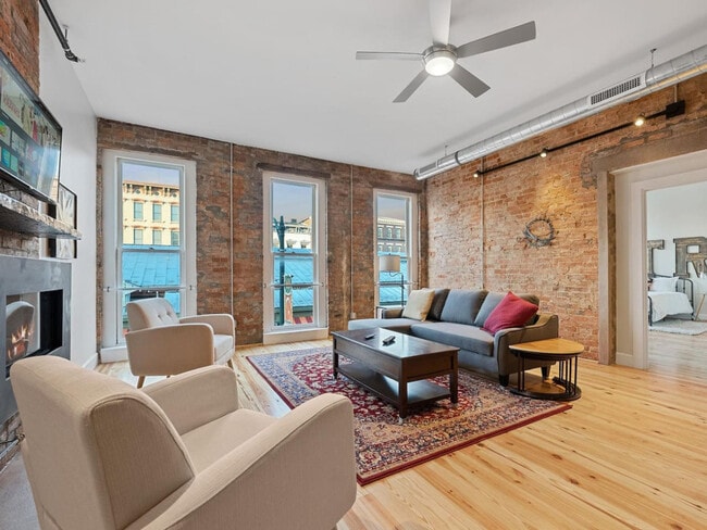 Photo - 111 W Elder St Unit ID1056040P