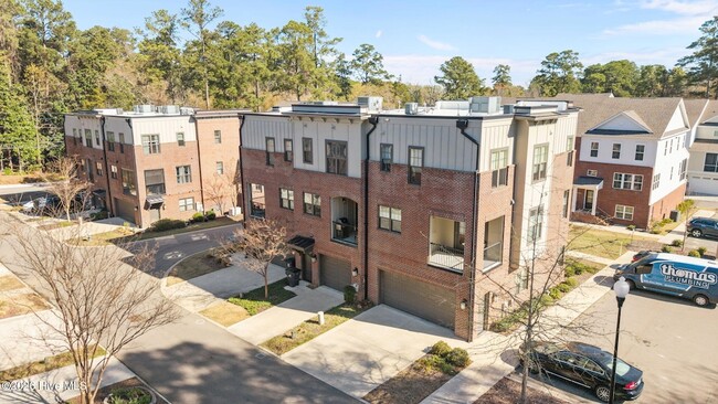 Photo - 12 Brownstone Ln