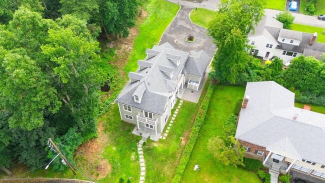 Photo - 1 Kewanee Rd