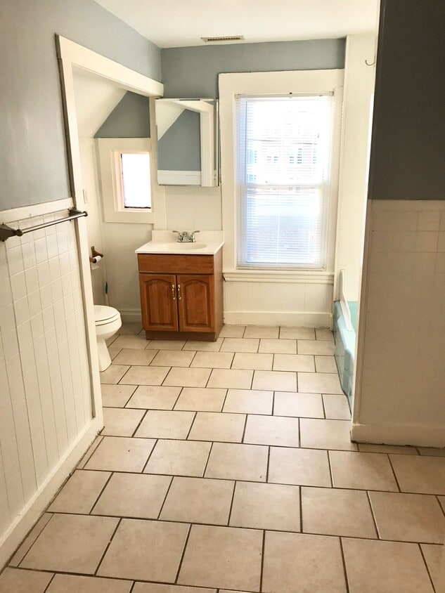 Floor Plan - C Street