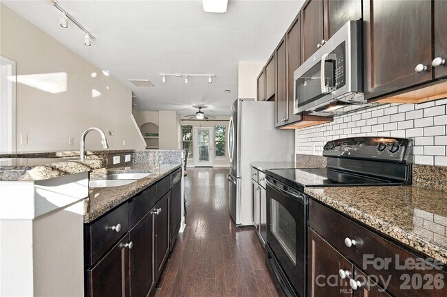 Photo - 732 Seigle Point Dr