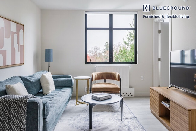 Building Photo - 1698 University Ave Unit SI FL4-ID2124