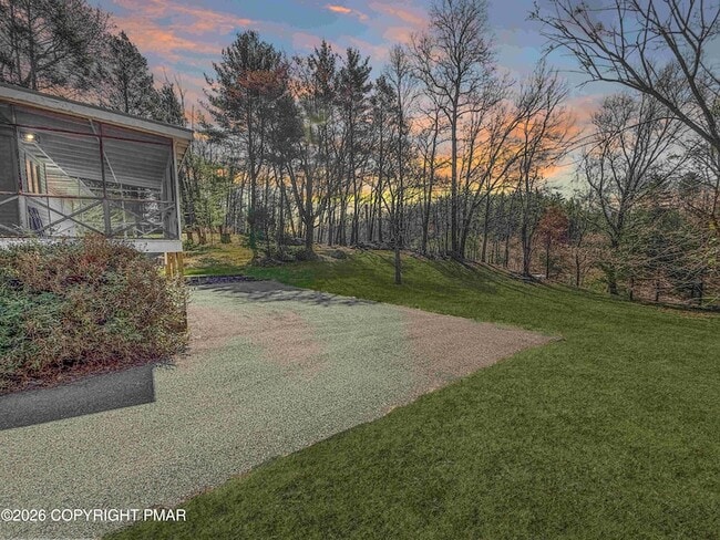 Photo - 308 Hemlock Ln