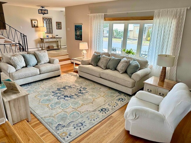 Photo - 310 N Clermont Ave