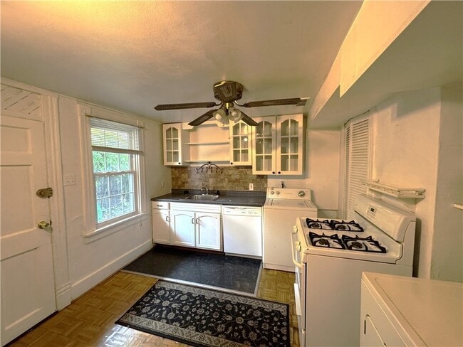 Photo - 126 S 11th St