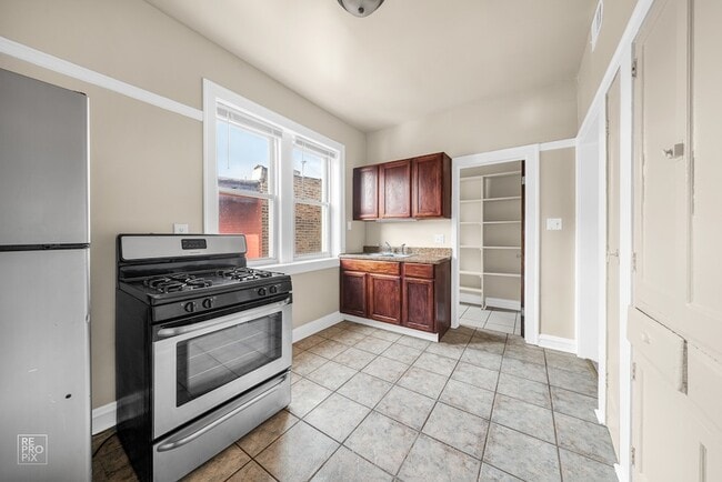 Photo - 7751 S Saginaw Ave Unit 2