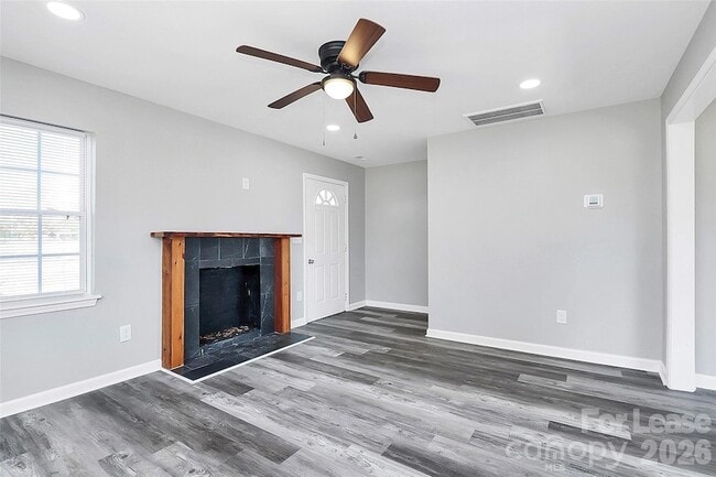 Photo - 108 Lee St