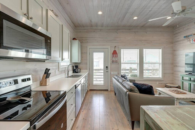 Photo - 1924 Eleventh Street-SI ID1023215P Unit SI ID1023215P