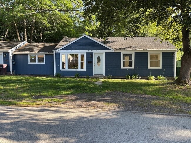 Building Photo - 215 Jaffrey St