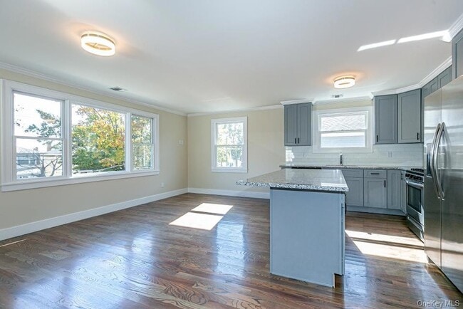 Photo - 201 Nassau Blvd Unit A