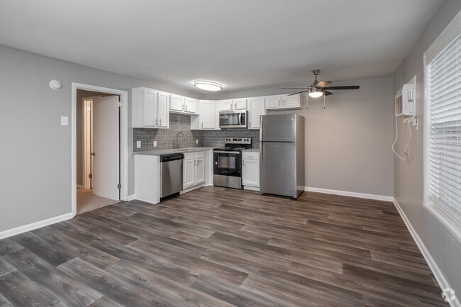 1BR, 1BA - 588SF - Kitchen - Maple Creek Apartments