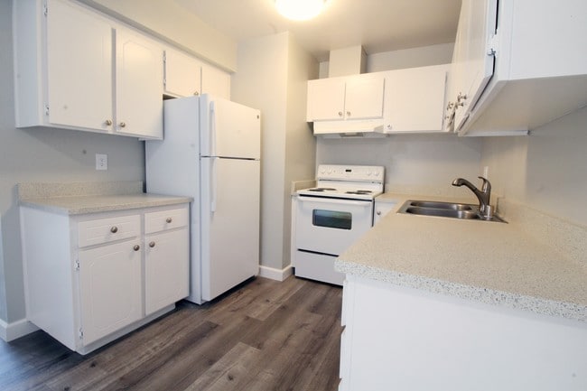 Photo - Crestview North Apartments