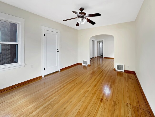 Photo - 5244 W Altgeld St
