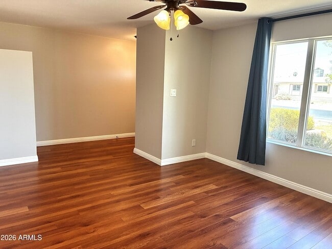 Photo - 523 E Malibu Dr
