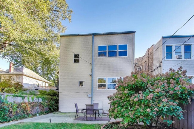 Photo - 1506 W Thome Ave Unit ID1364275P