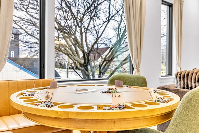 Building Photo - 554 Rosedale Ave Unit ID1245505P