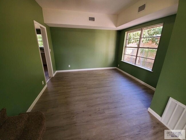 Photo - 510 W Buchanan St