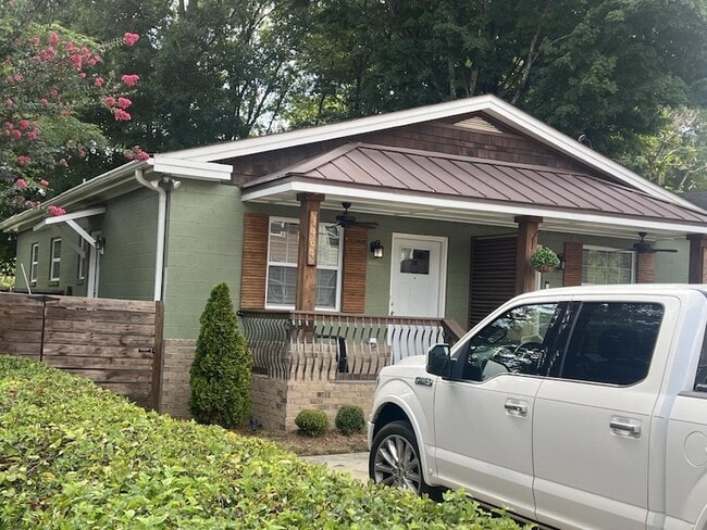 Photo - 1464 Sawyer Rd