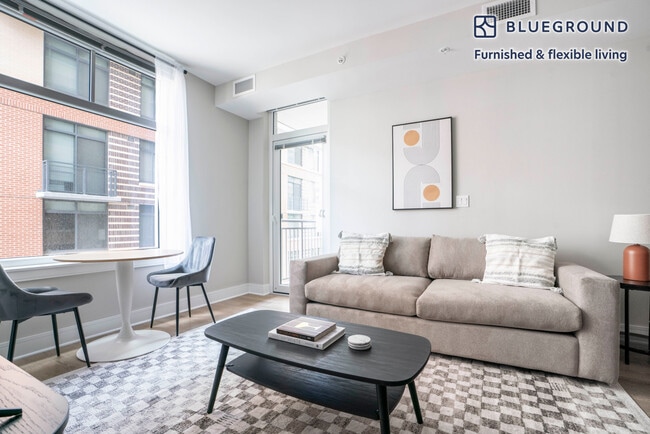 Building Photo - 4924 St Elmo Ave Unit SI FL4-ID1098