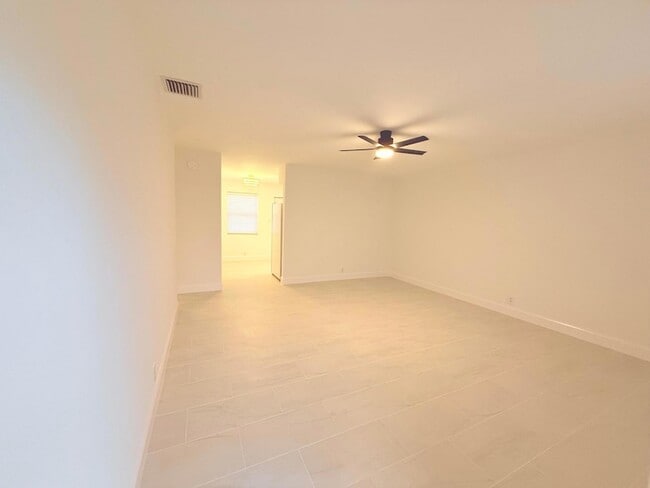 Photo - 626 Prosperity Farms Rd