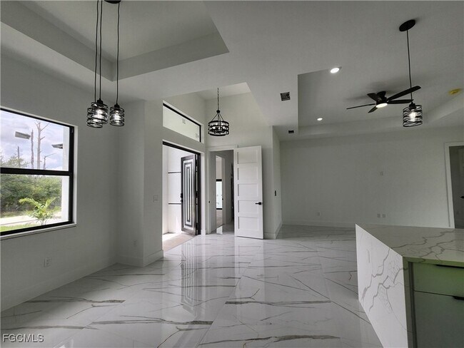 Photo - 3302 E 18th St