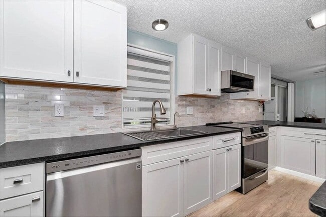 Photo - 5839 SW 59th St