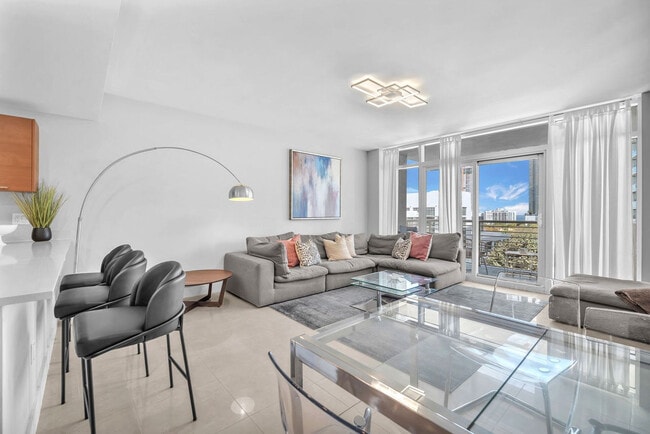 Building Photo - 3250 NE 1st Ave Unit SI FL8-ID1496949P