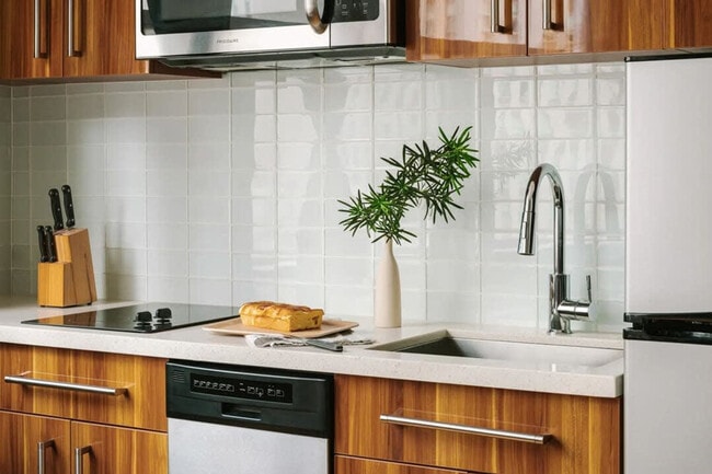 Photo - 925 Common St Unit ID1272336P