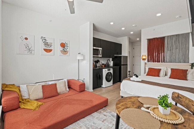 Photo - 596 W 9th St Unit SI ID1335765P