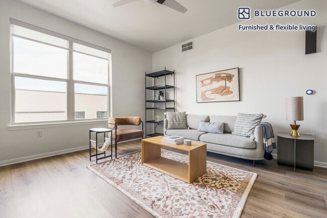 Building Photo - 3210 Esperanza Crossing Unit FL2-ID366