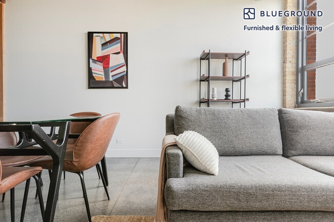 Photo - 2061 N Southport Ave Unit FL3-ID1279