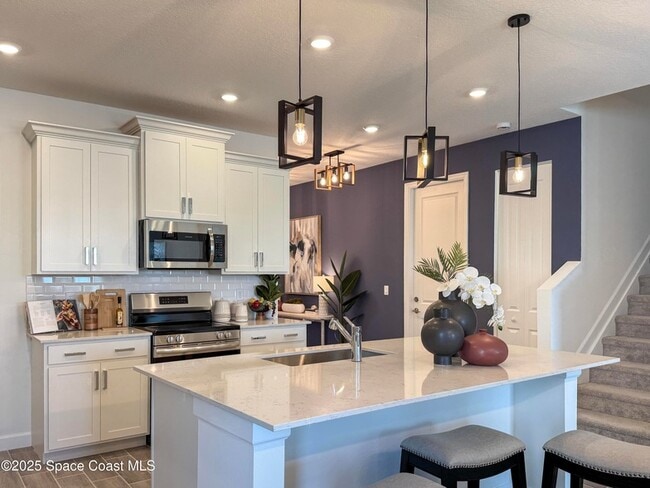 Photo - 1791 Marigold Trl NW