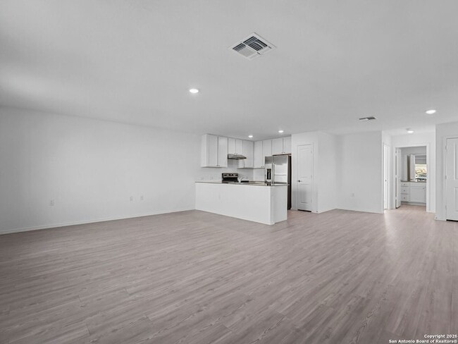 Photo - 910 Stricker Path