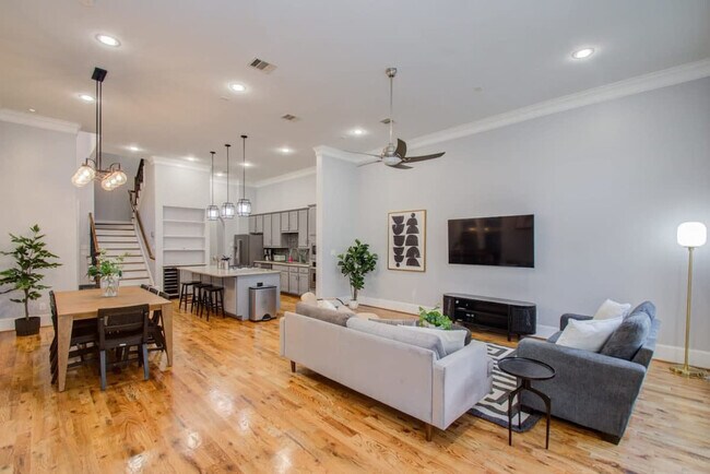 Building Photo - 5620 Petty St Unit ID1019538P