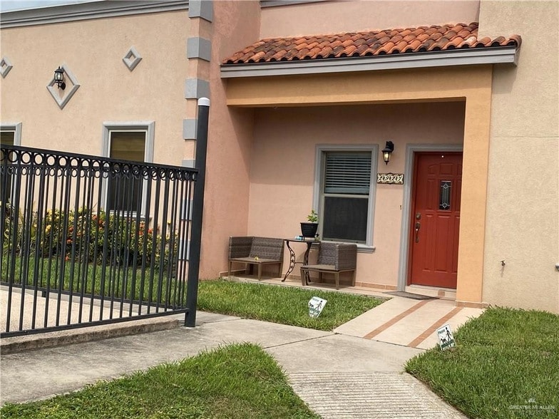 Photo - 2927 Allen Dr