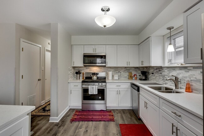 Photo - 226 S Hoyne Ave Unit SI ID1255621P