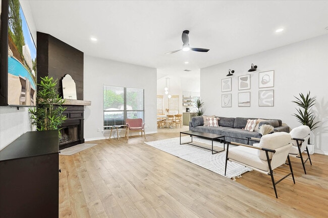 Photo - 111 Creekview Dr W Unit ID1056457P