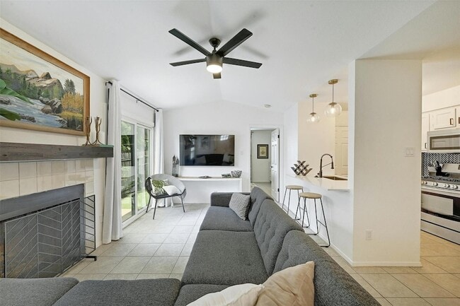 Photo - 3605 Leafield Dr Unit A