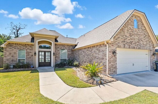 Photo - 170 Gilmer St