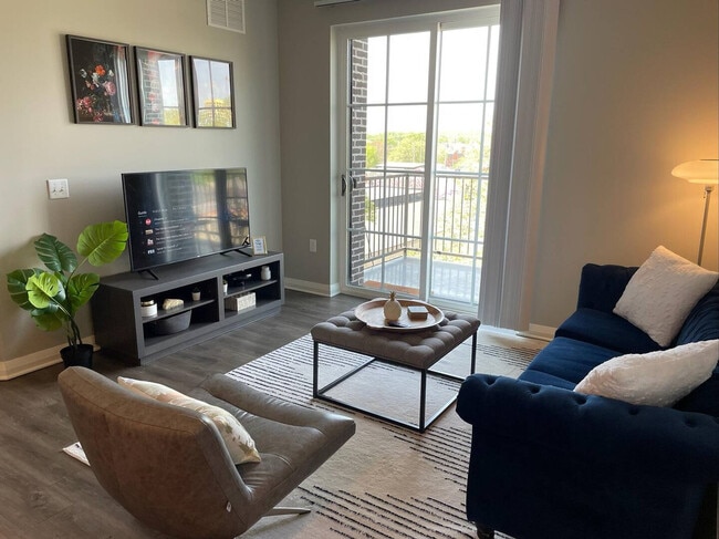 Building Photo - 443 W Rich St Unit ID1257791P