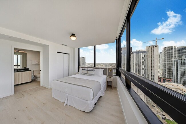 Photo - 33-35 Northeast 1st Avenue-SI ID1523915P Unit SI ID1523915P