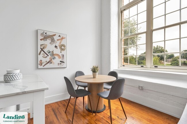 Photo - 31 Victor St Unit 242.1406470