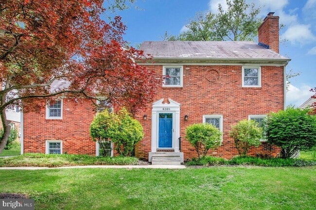 Building Photo - 8205 Robin Hood Ct