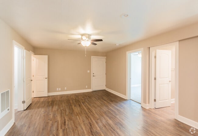 2BR 1.5BA -650 SF - Marina Haven Apartments