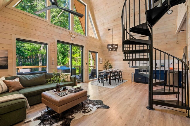 Building Photo - 1903 Ash Pass Unit ID1230070P