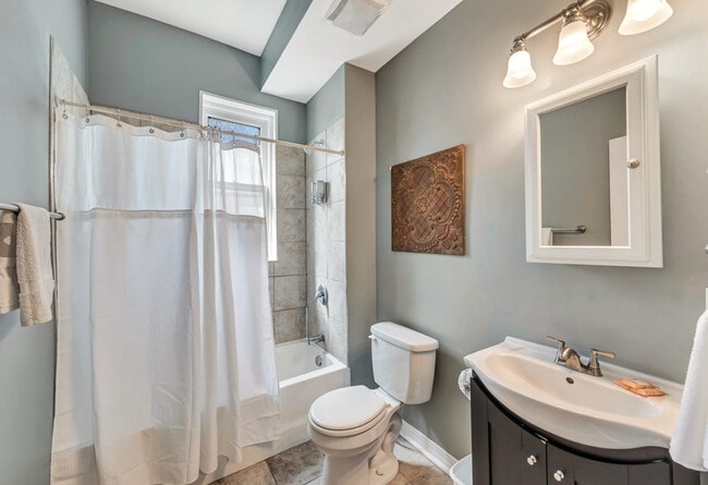 Photo - 2107-2109-2109 Russell Blvd Unit ID1031859P