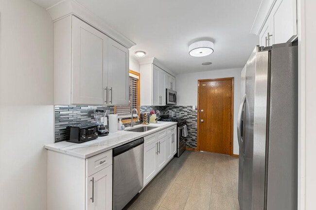 Photo - 2034 W Berteau Ave Unit ID1229889P