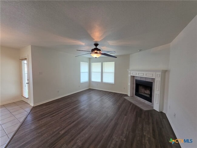 Photo - 2402 Mikulec Dr