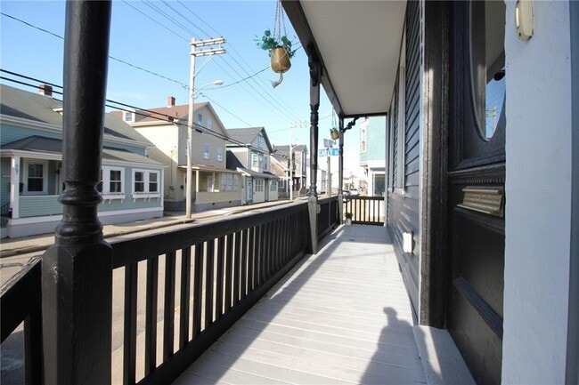 Photo - 668 Thames St